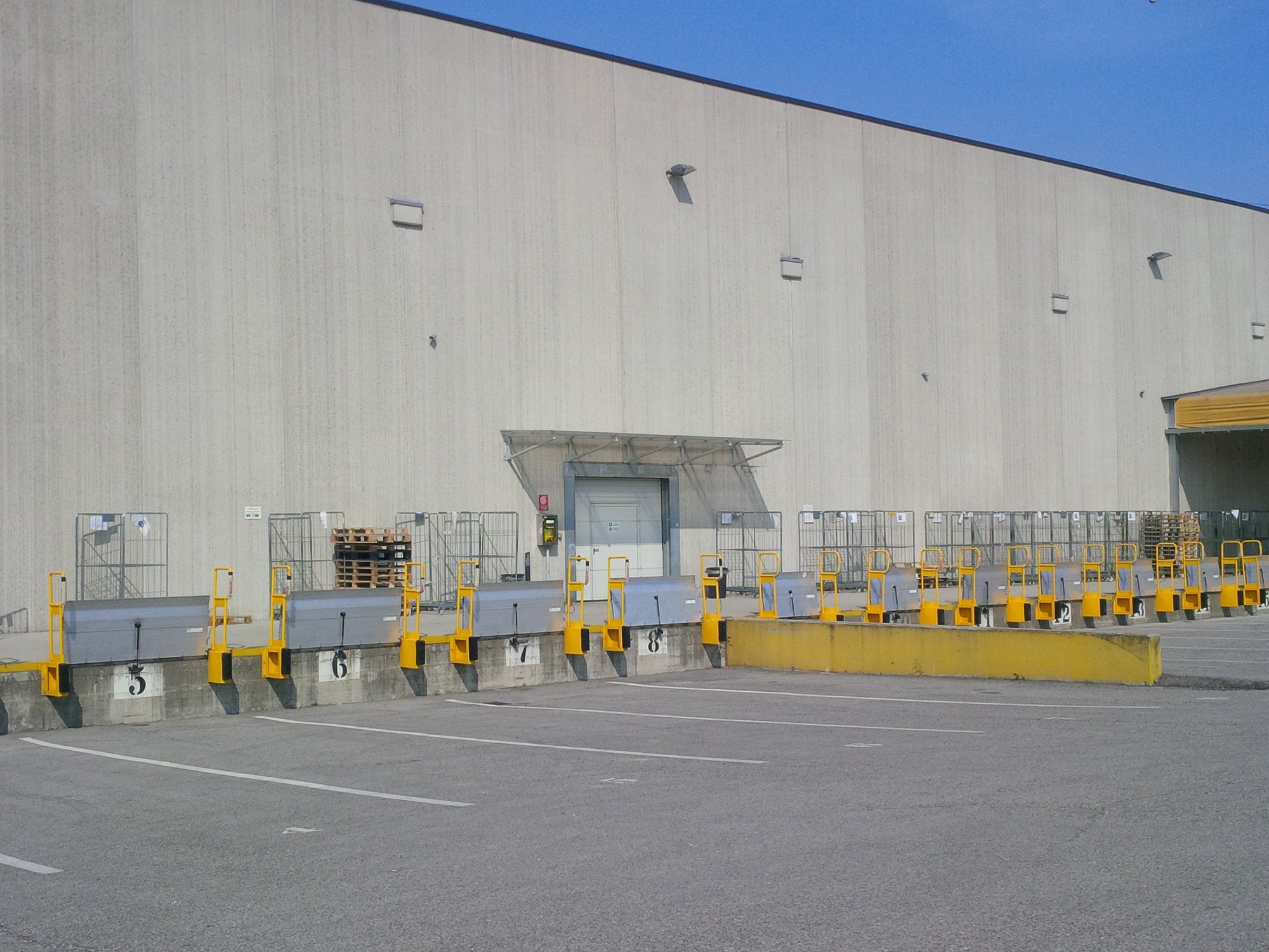 CR.GAS - FIXED MANUAL RAMP WITH GAS STRUT ASSISTANCE β TM PEDANE