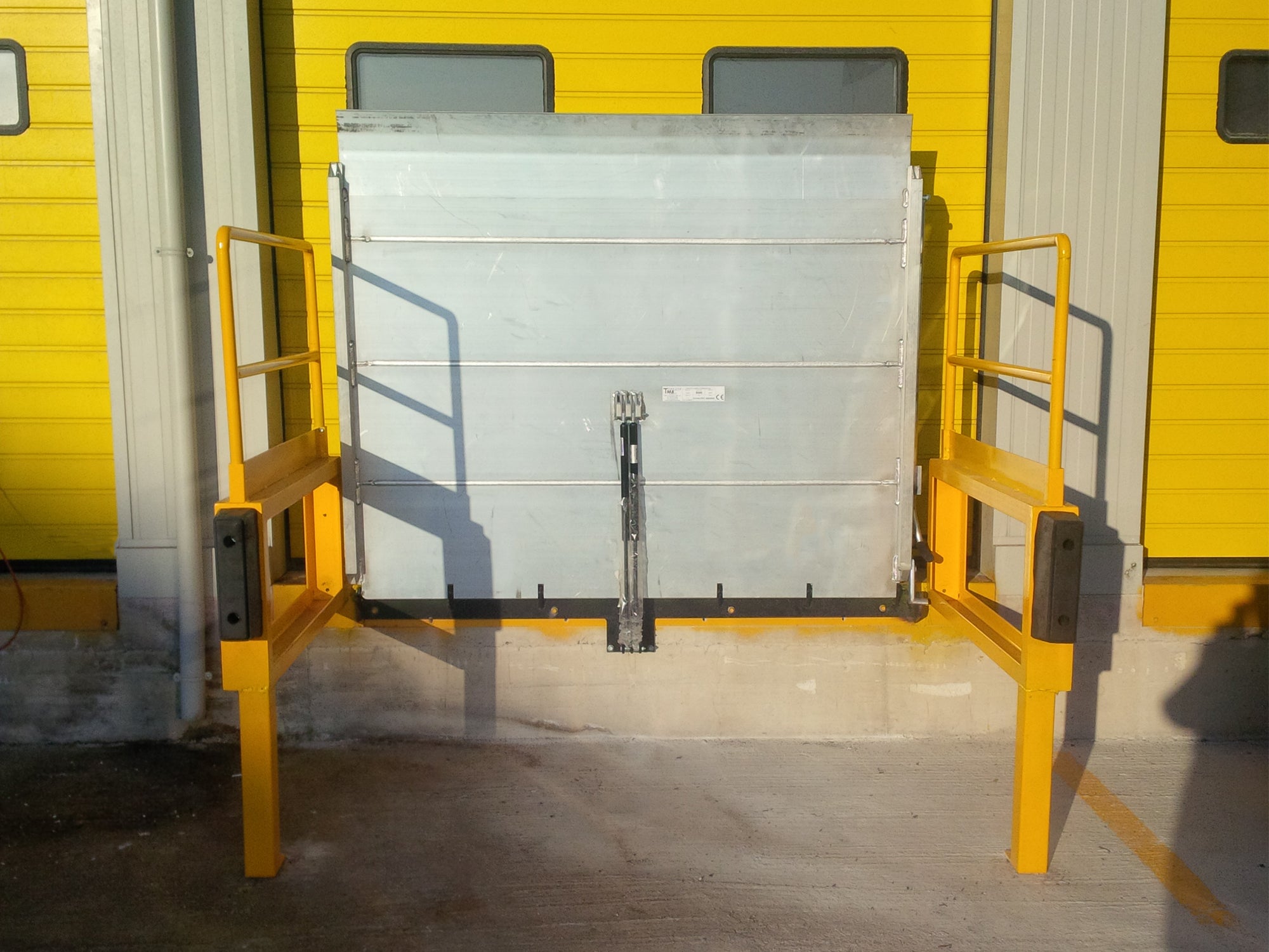 CR.GAS - FIXED MANUAL RAMP WITH GAS STRUT ASSISTANCE – TM PEDANE