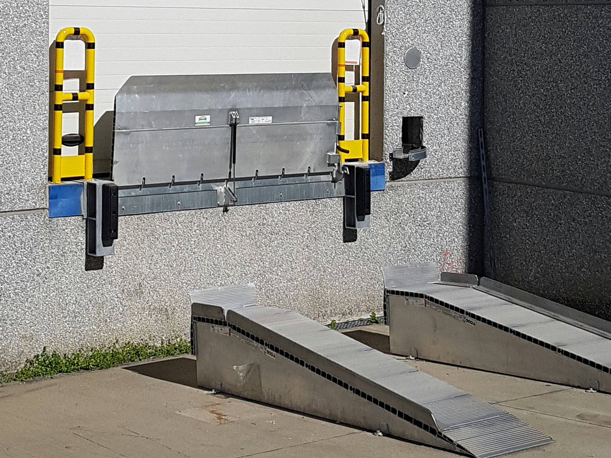 CR.GAS - FIXED MANUAL RAMP WITH GAS STRUT ASSISTANCE – TM PEDANE
