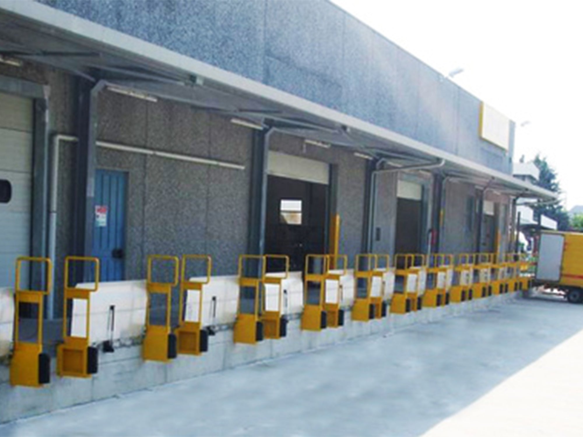 CR.GAS - FIXED MANUAL RAMP WITH GAS STRUT ASSISTANCE – TM PEDANE
