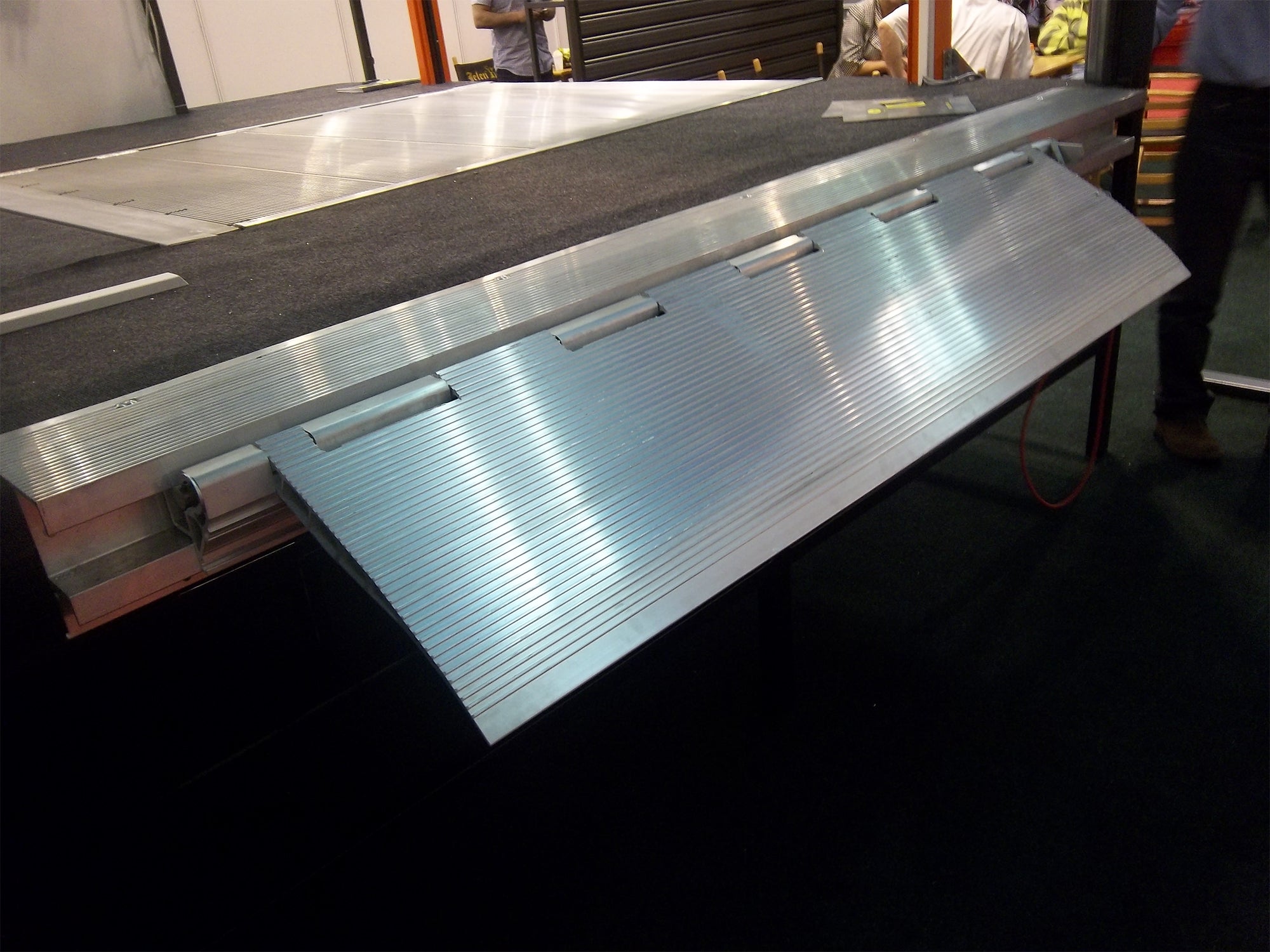 ES - SLIDING RAMP WITH BALL BEARING SYSTEM – TM PEDANE