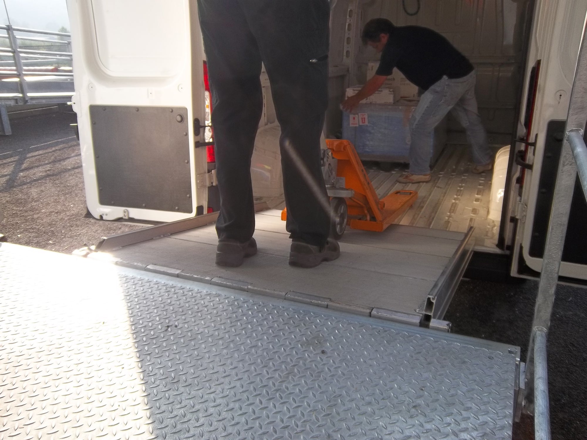 GAS - SLIDING MANUAL RAMP WITH GAS STRUT ASSISTANCE – TM PEDANE