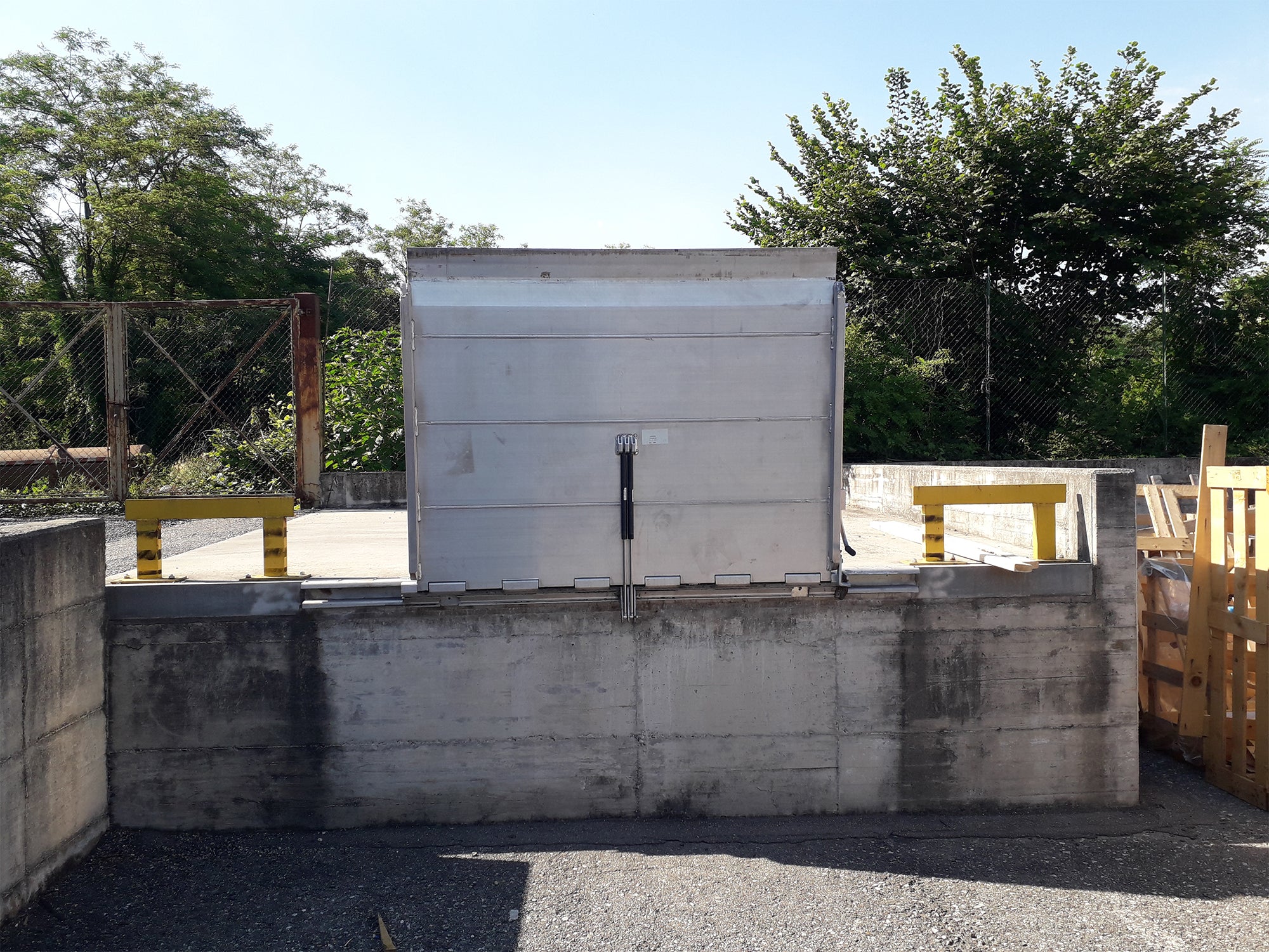 GAS - SLIDING MANUAL RAMP WITH GAS STRUT ASSISTANCE β TM PEDANE