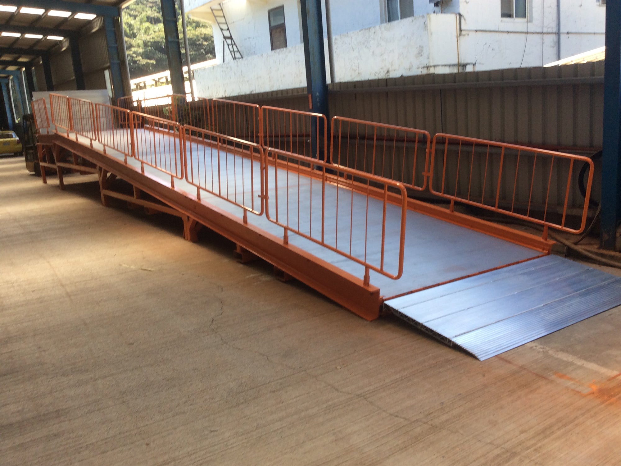 Large Commercial Ramp KING - ALLUMINUM MOBILE YARD RAMP – TM PEDANE