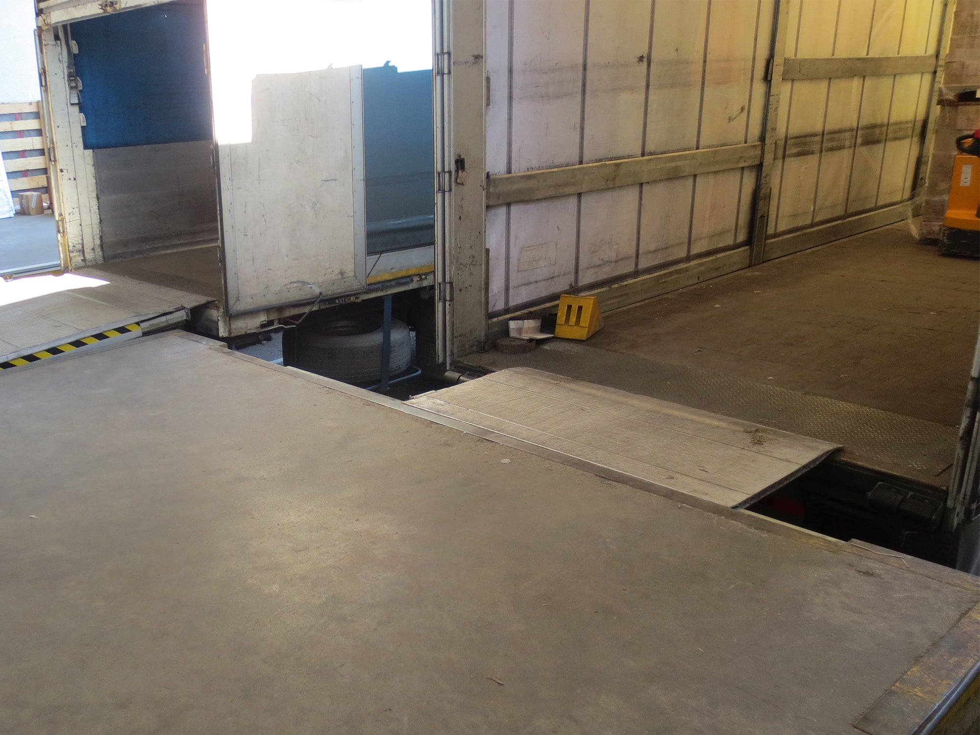 TR/TRR – SLIDING MANUAL RAMPS WITH HOOK SYSTEM – TM PEDANE
