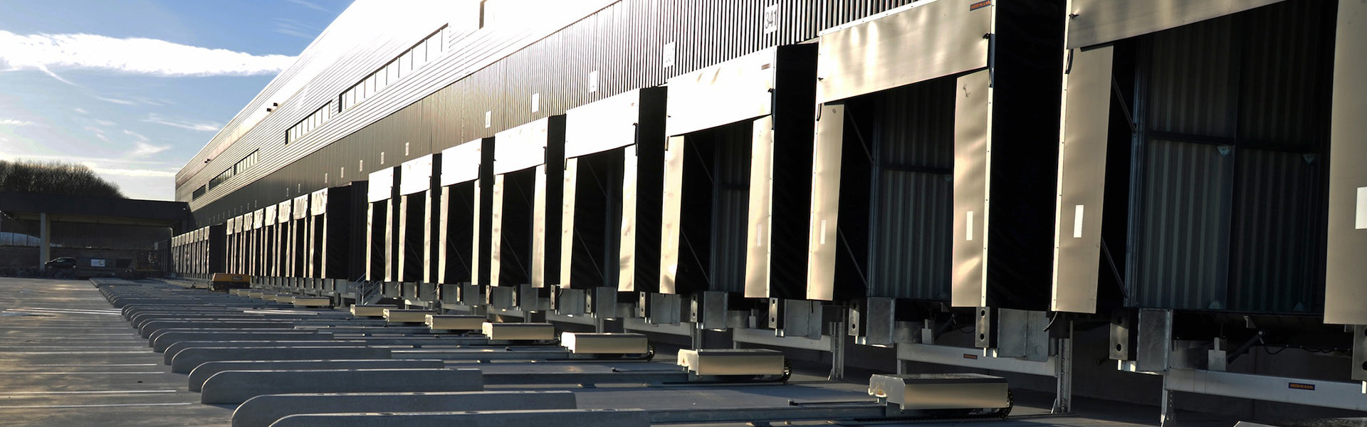 LOADING BAYS TM PEDANE